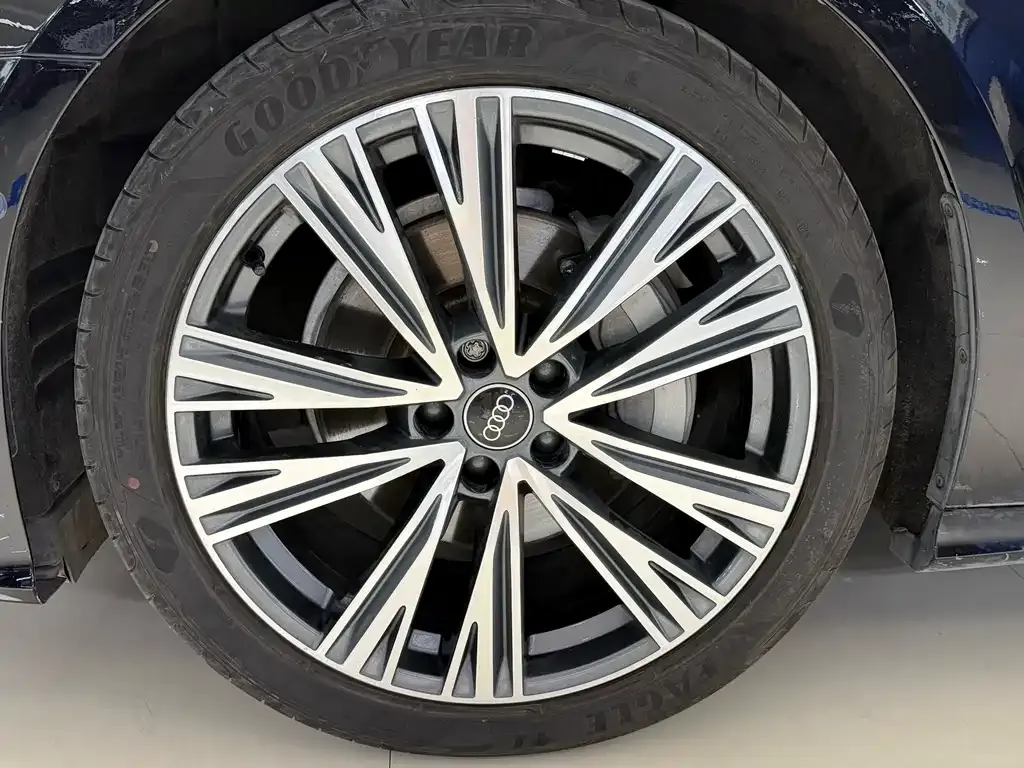 Audi A6L 2022 из CN, фото 6