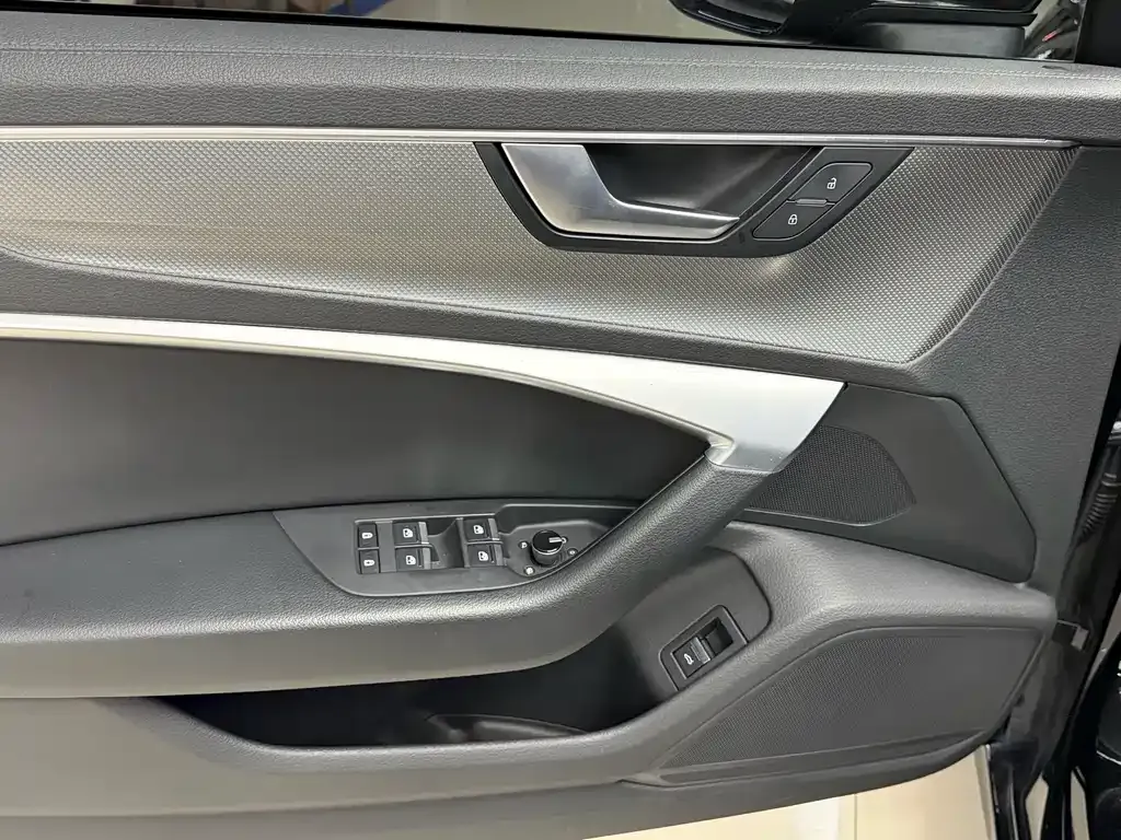 Audi A6L 2022 из CN, фото 9