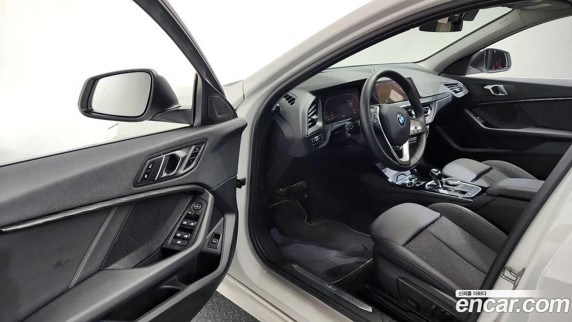 BMW 1-Series 2024 из KR, фото 9