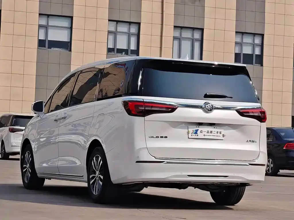 Buick GL8 2022 из CN, фото 2