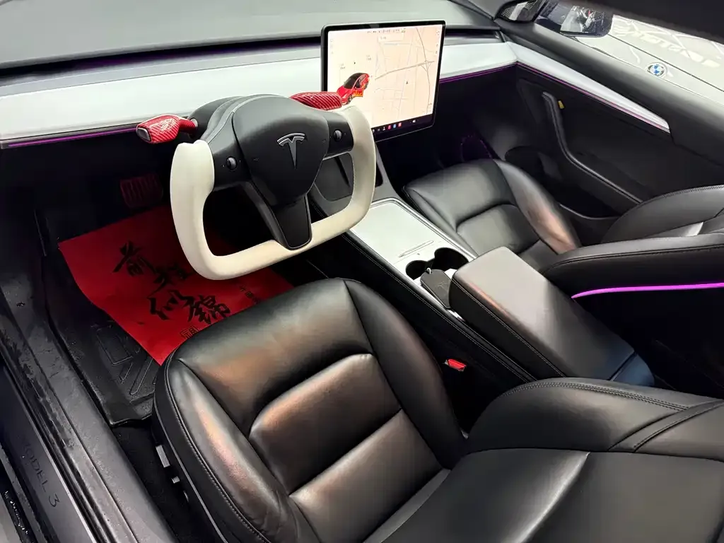Tesla Model 3 — фото 10