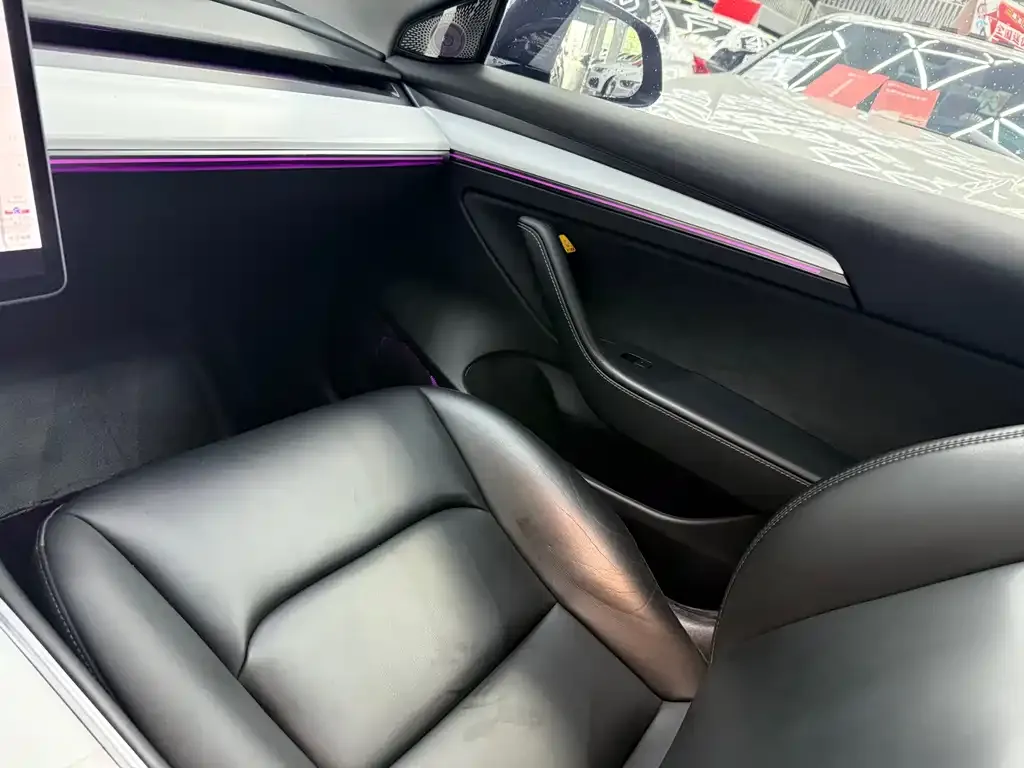 Tesla Model 3 — фото 8
