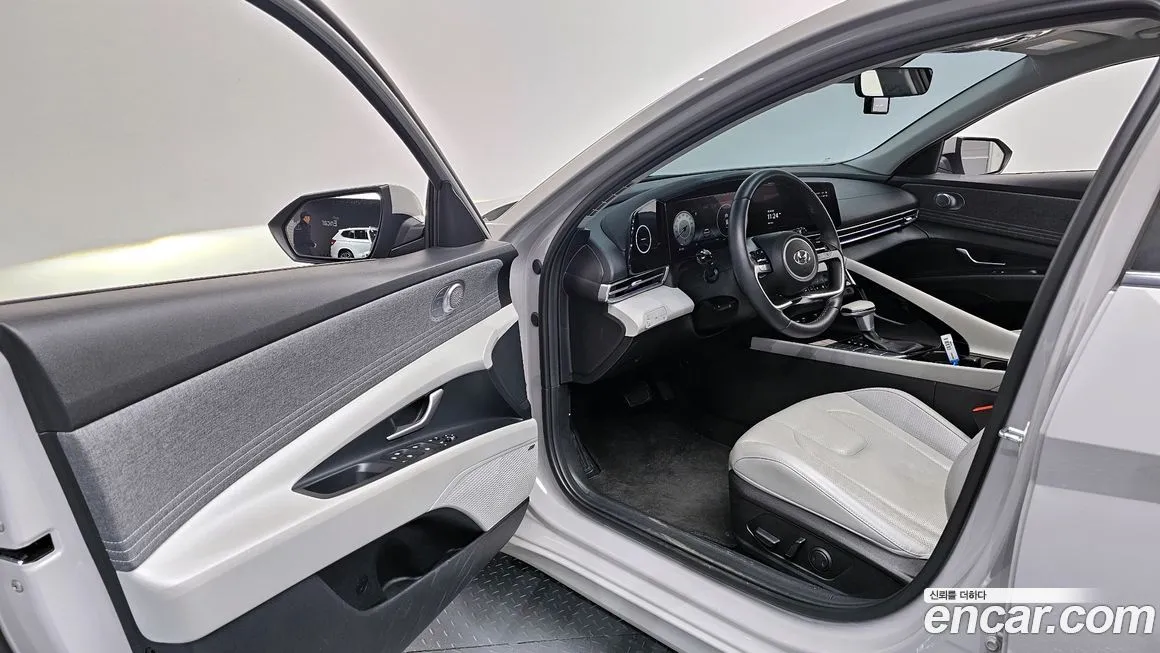 Hyundai AVANTE 2023 из KR, фото 7