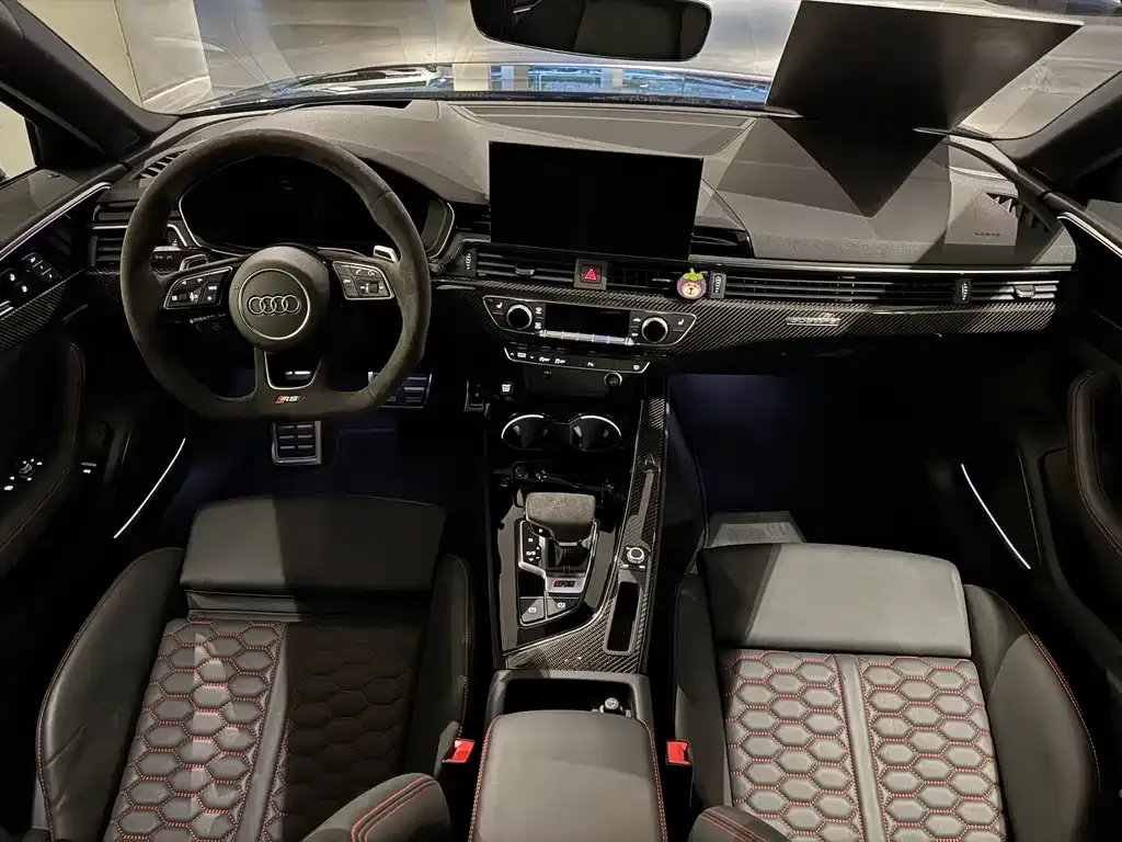 Audi RS 4 2025 из CN, фото 5