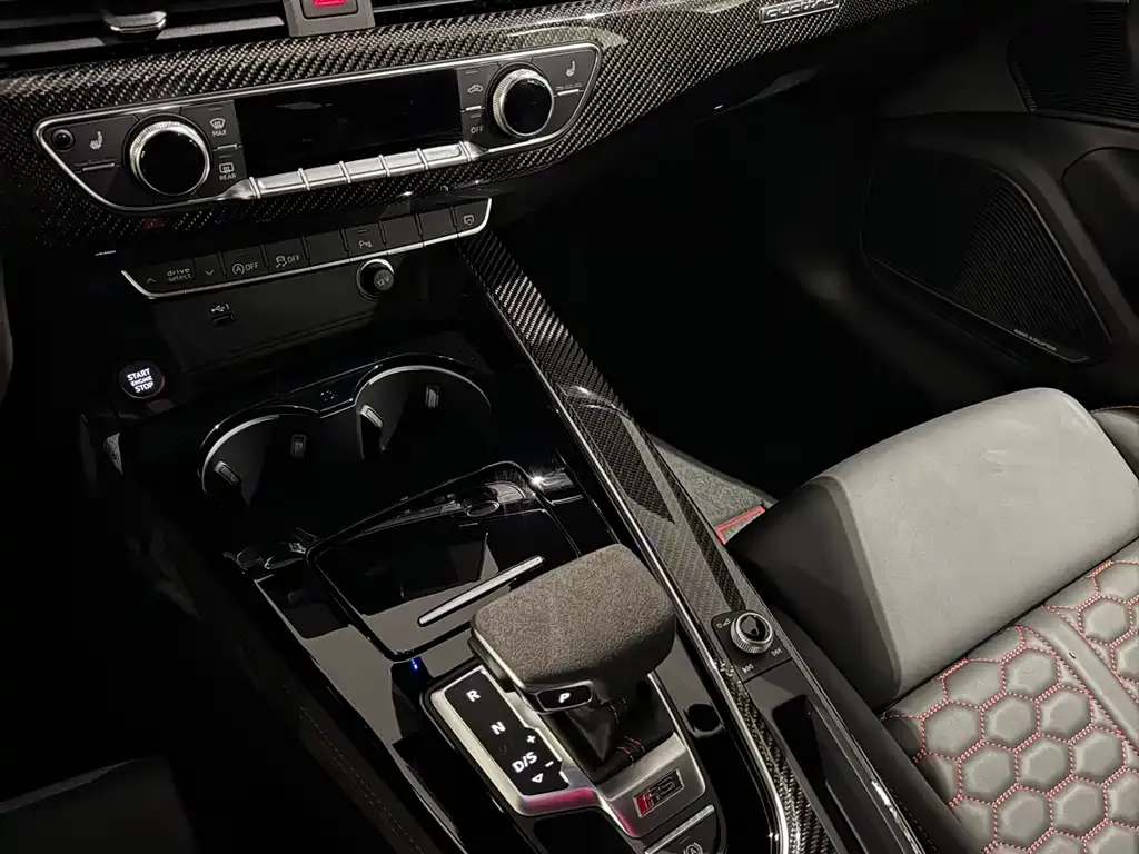 Audi RS 4 2025 из CN, фото 10