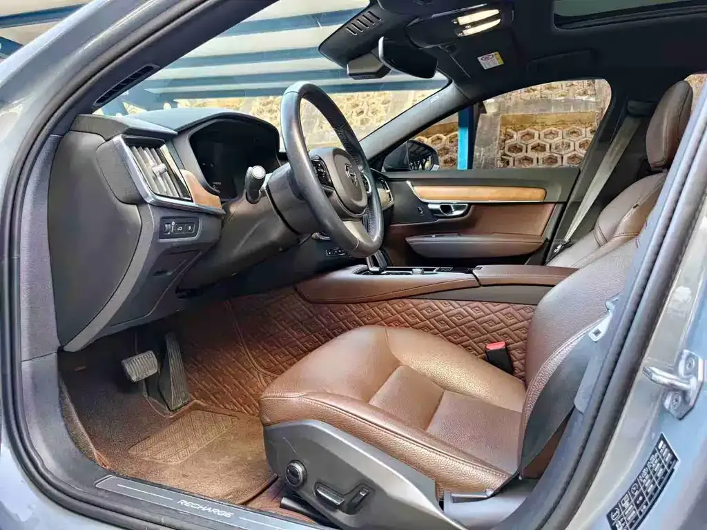Volvo S90 PHEV 2022 из CN, фото 2