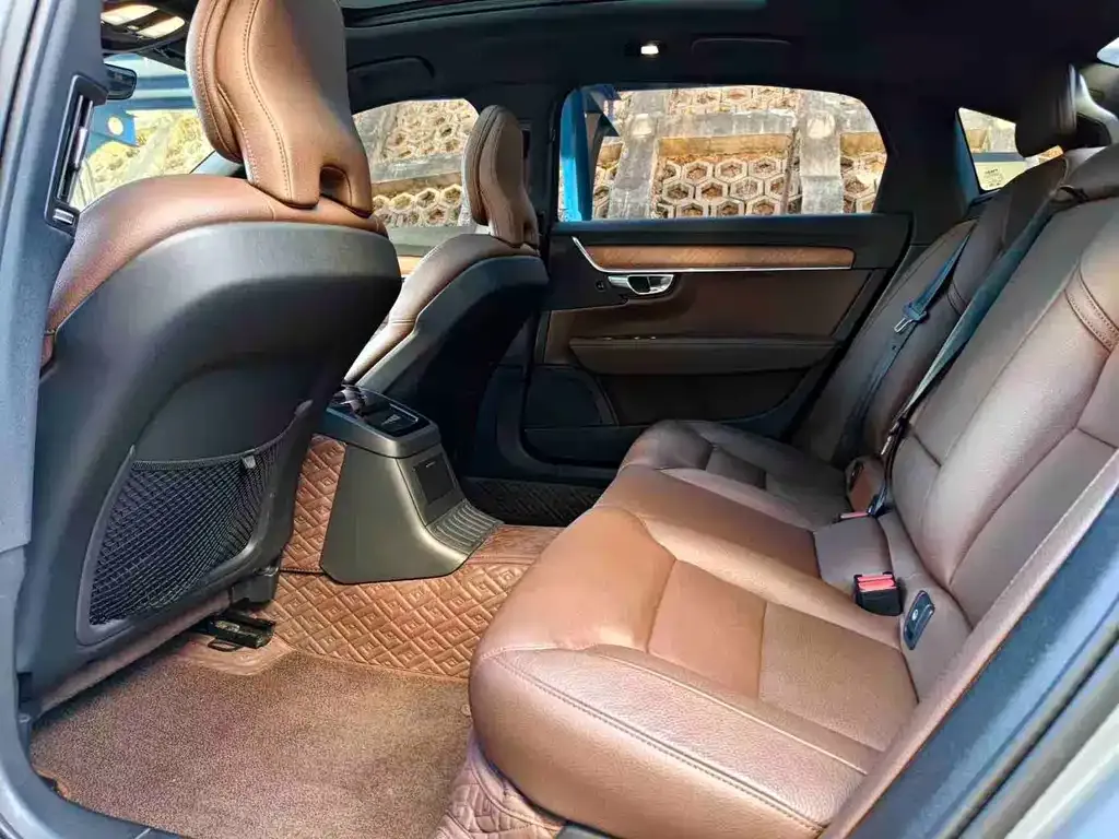Volvo S90 PHEV 2022 из CN, фото 3