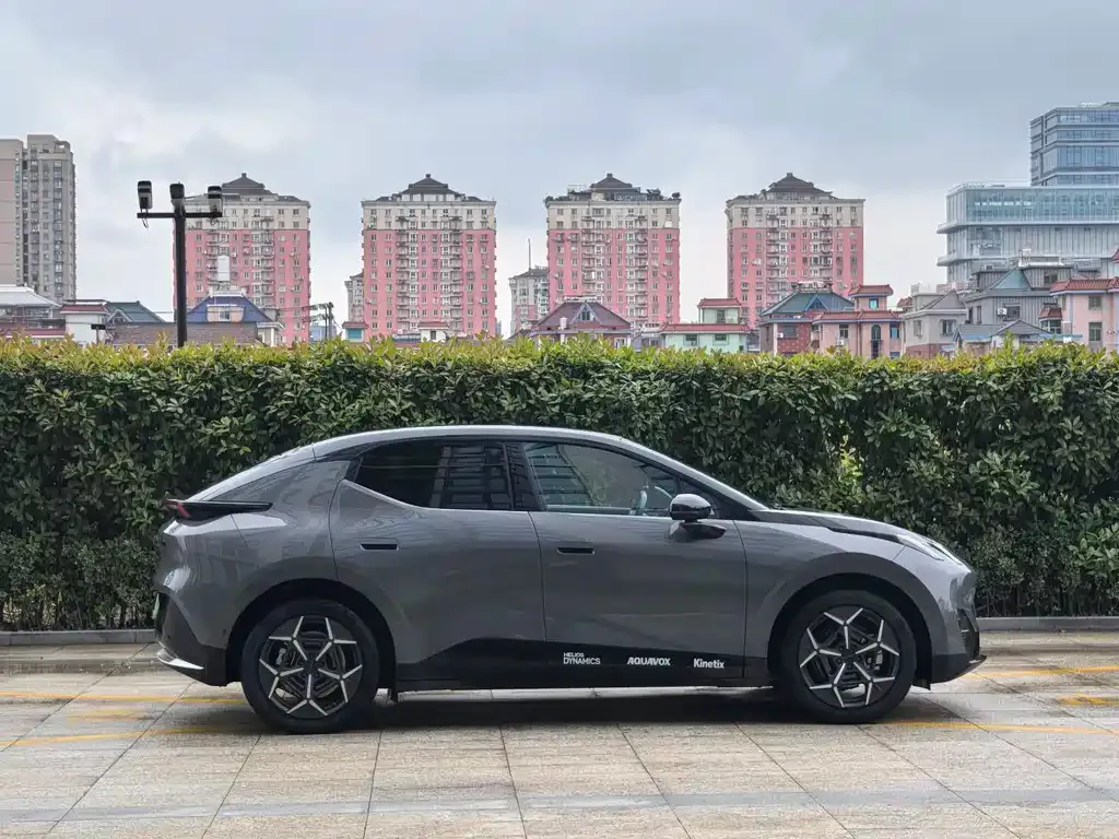 Lynk & Co Z20 2024 из CN, фото 6