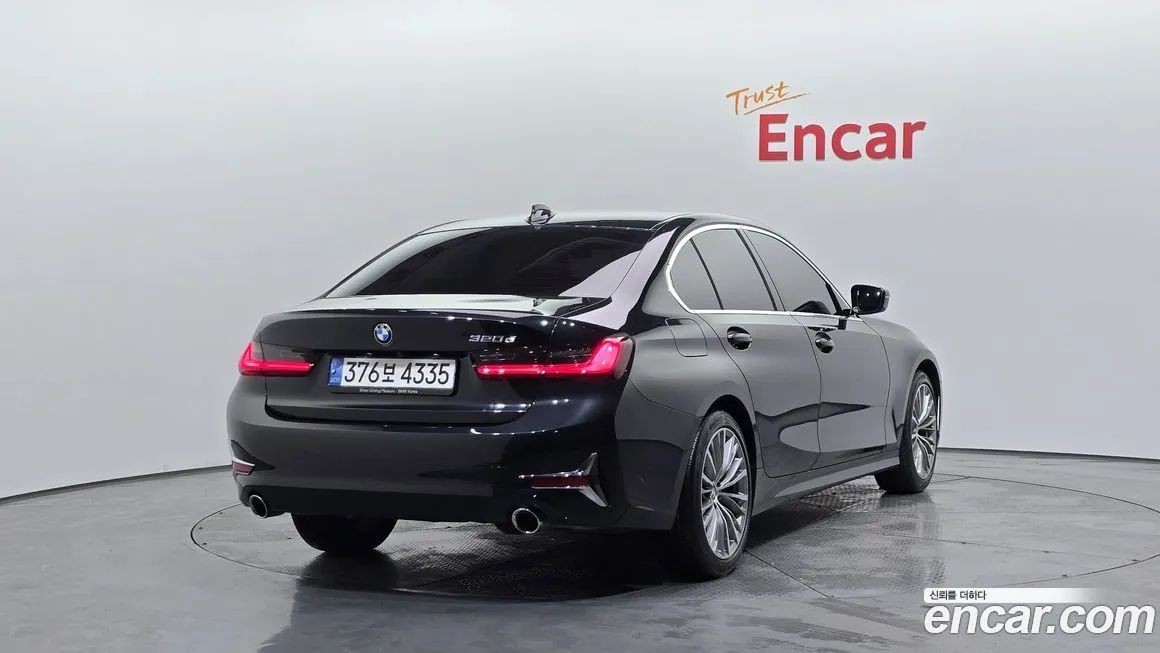 BMW 3-Series 2022 из KR, фото 2