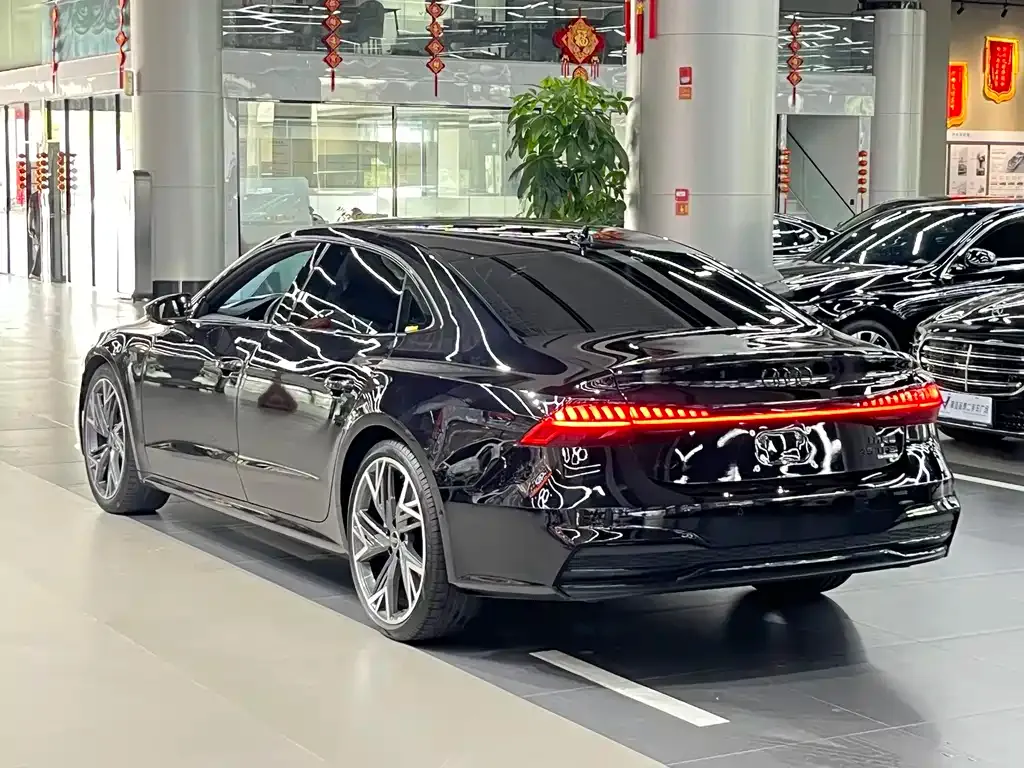 Audi A7L — фото 6