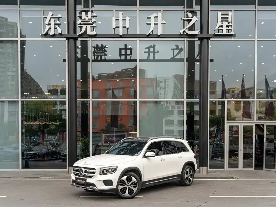 Mercedes-Benz GLB — фото 1