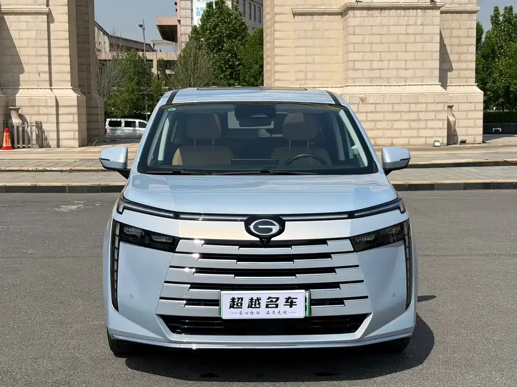 GAC Motor E8 Hybrid — фото 10
