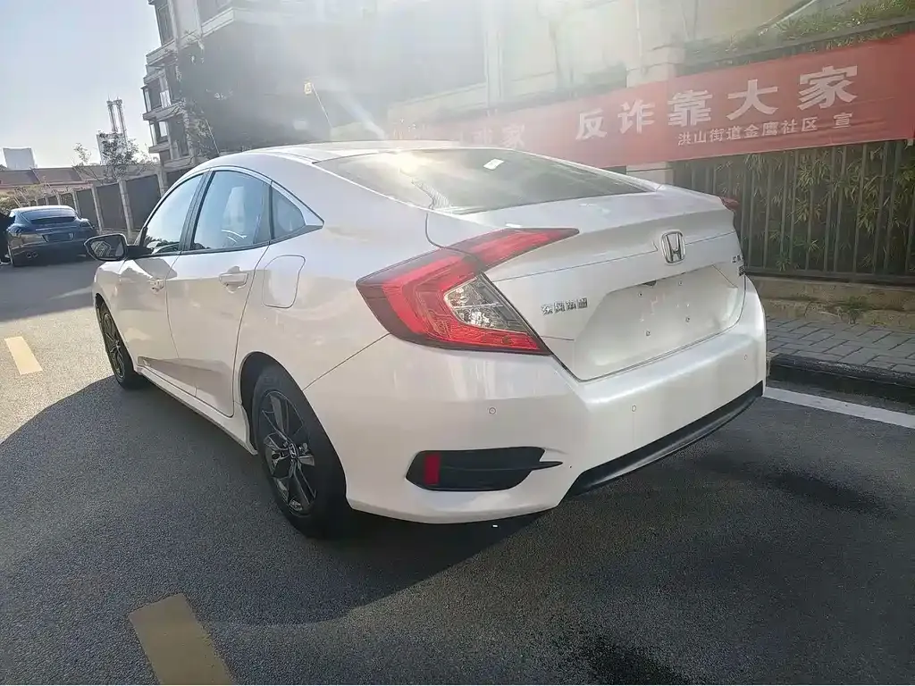 Honda Civic — фото 5