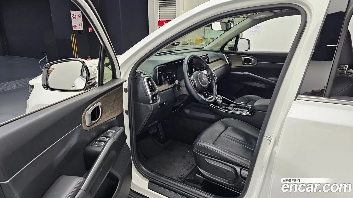 Kia Sorento — фото 9