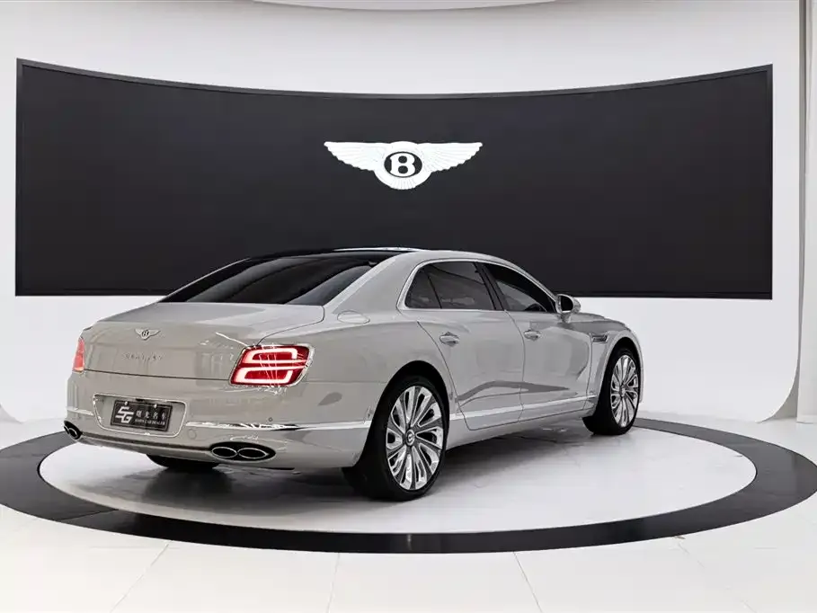 Bentley Flying Spur PHEV 2023 из CN, фото 9