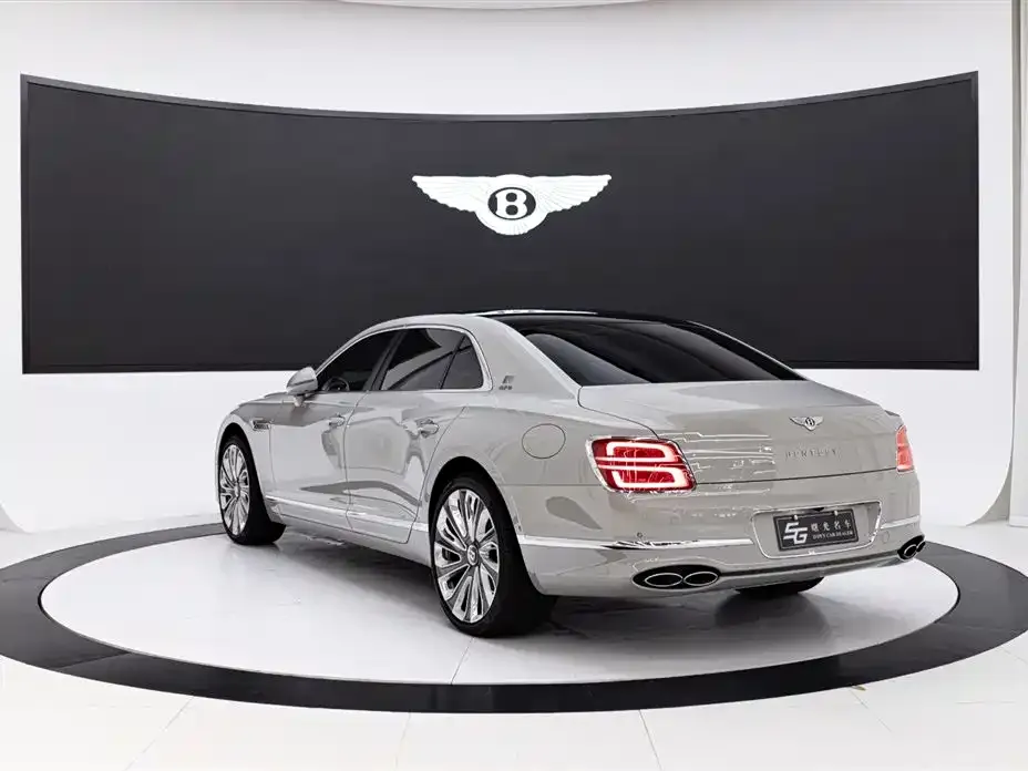 Bentley Flying Spur PHEV 2023 из CN, фото 10