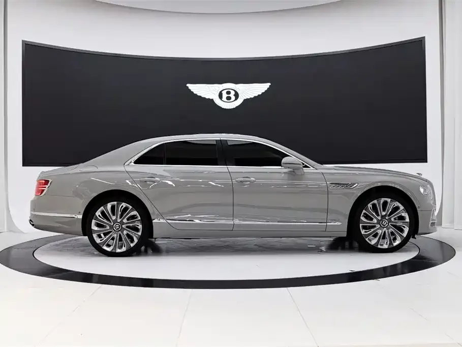 Bentley Flying Spur PHEV 2023 из CN, фото 4