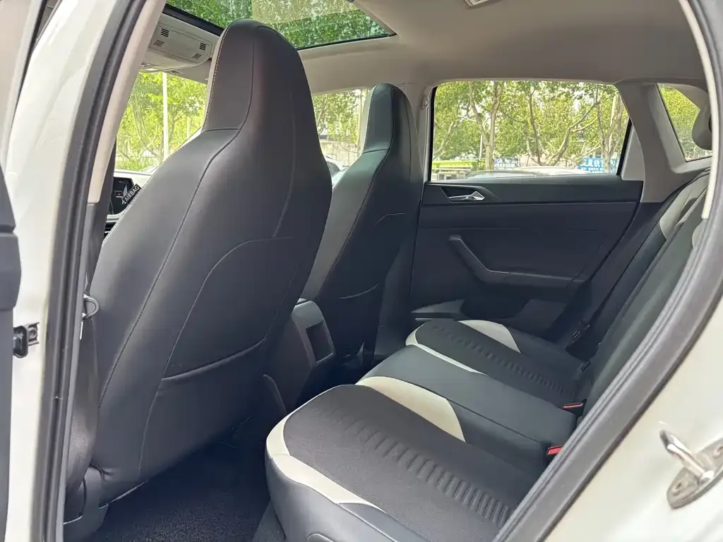 Volkswagen Polo 2023 из CN, фото 3