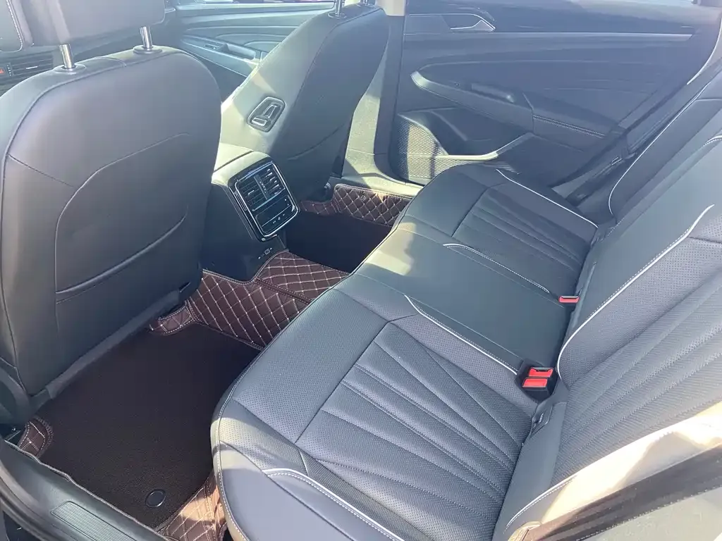 Volkswagen Passat 2024 из CN, фото 3