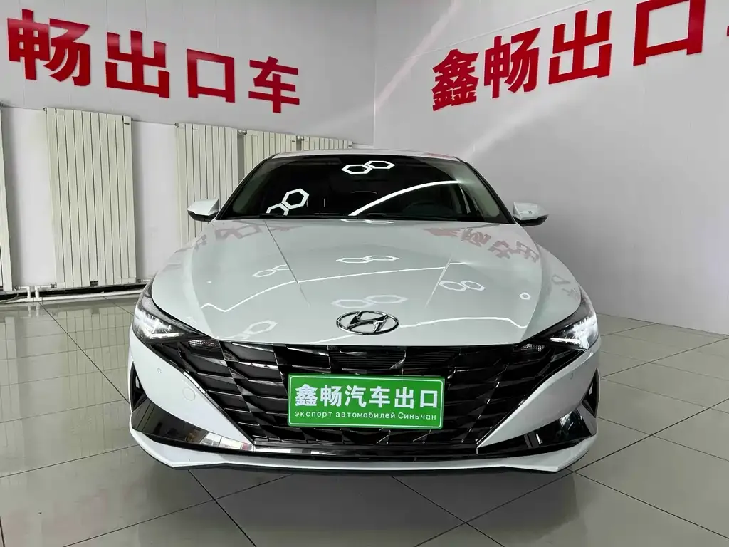 Hyundai Elantra — фото 5