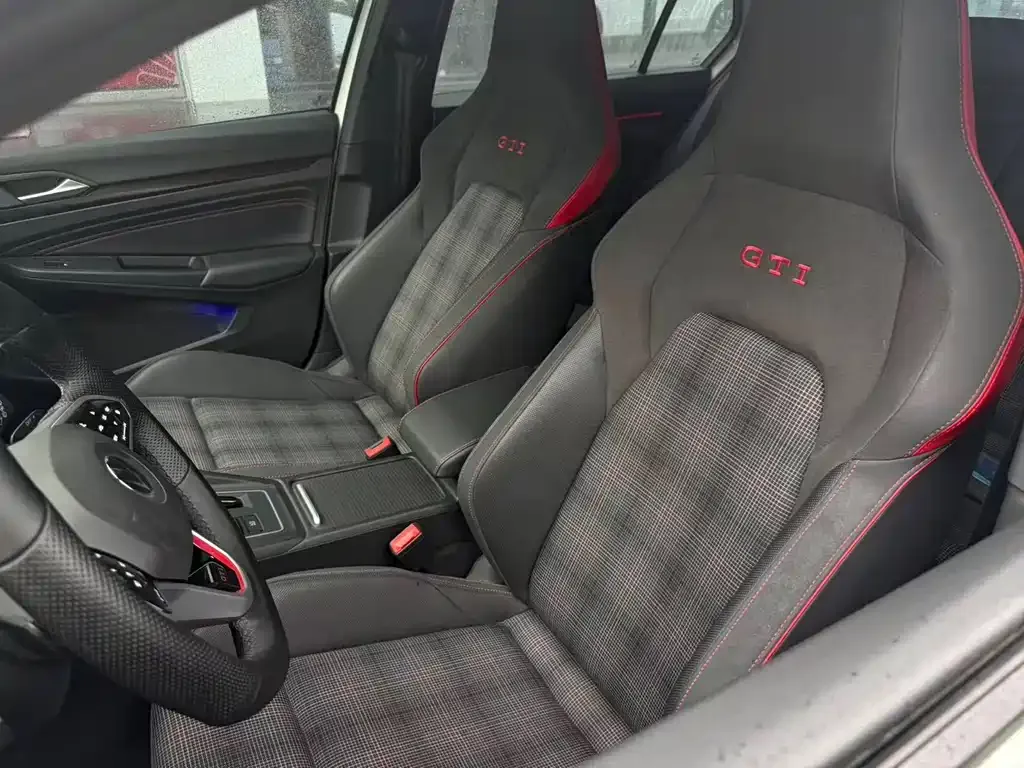 Volkswagen Golf GTI — фото 4