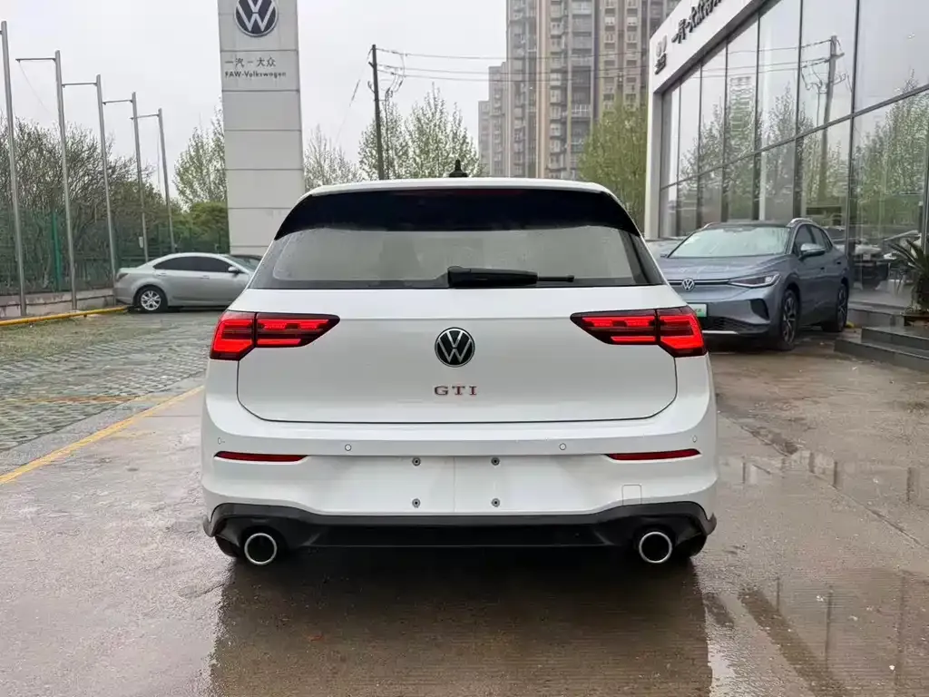 Volkswagen Golf GTI — фото 3