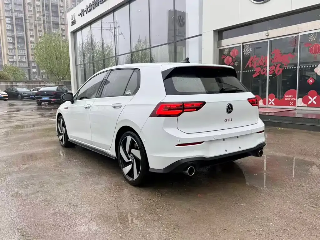 Volkswagen Golf GTI — фото 6