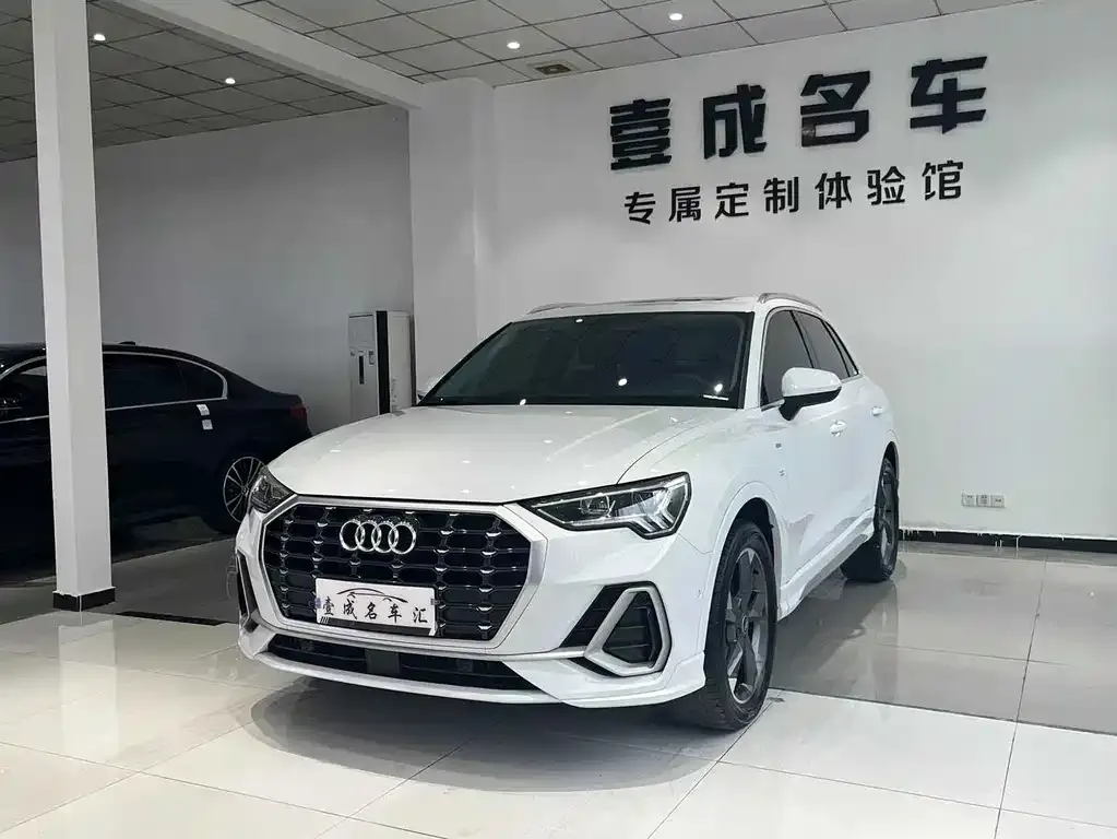 Audi Q3 — фото 1