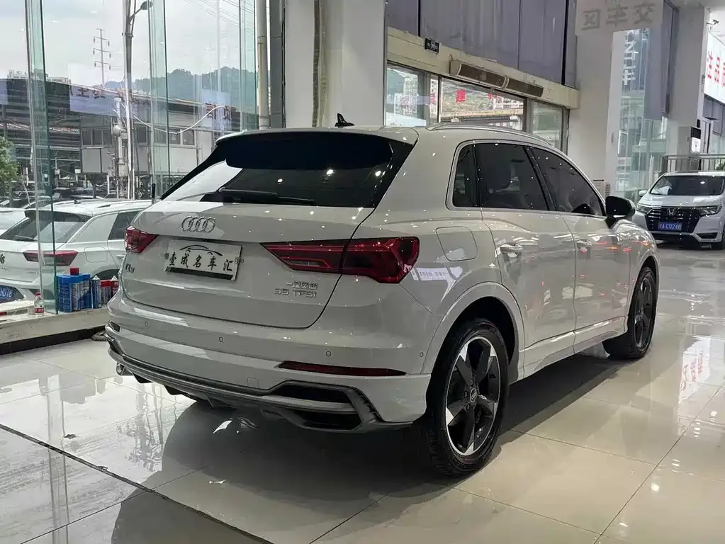 Audi Q3 — фото 10