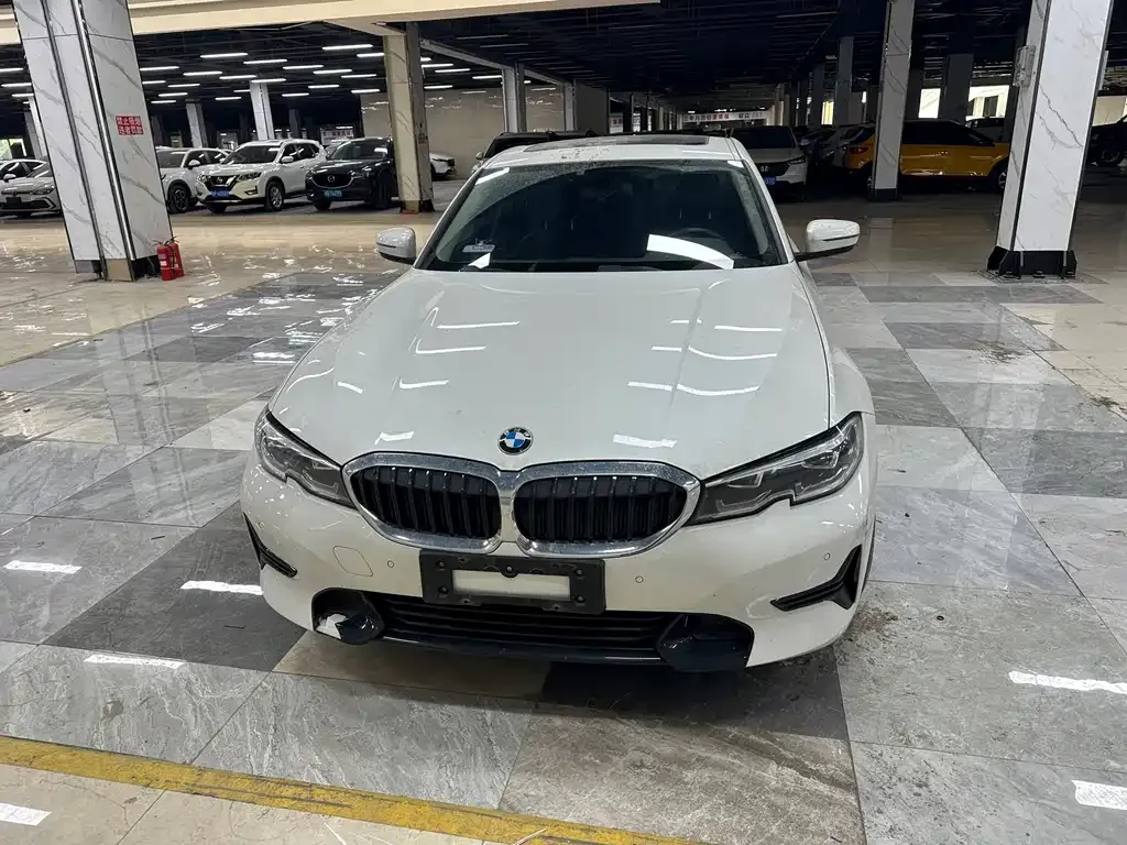 BMW 3 Series 2022 из CN, фото 10
