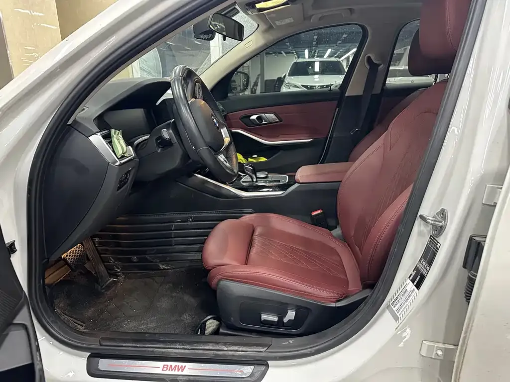 BMW 3 Series 2022 из CN, фото 6