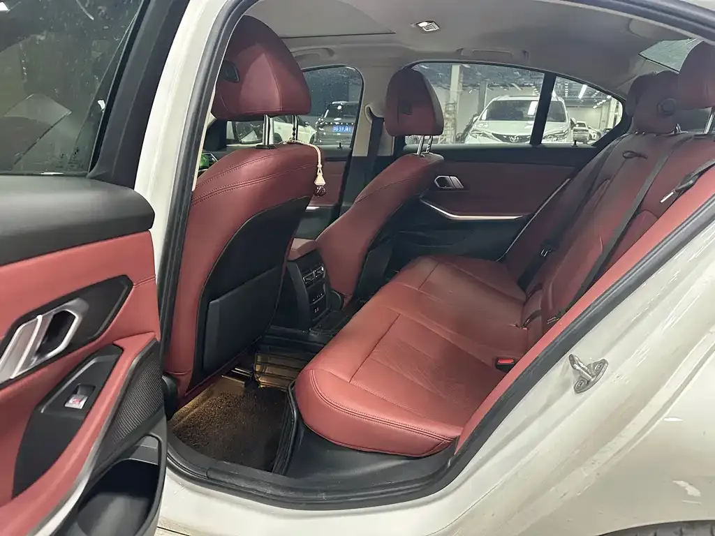 BMW 3 Series 2022 из CN, фото 4