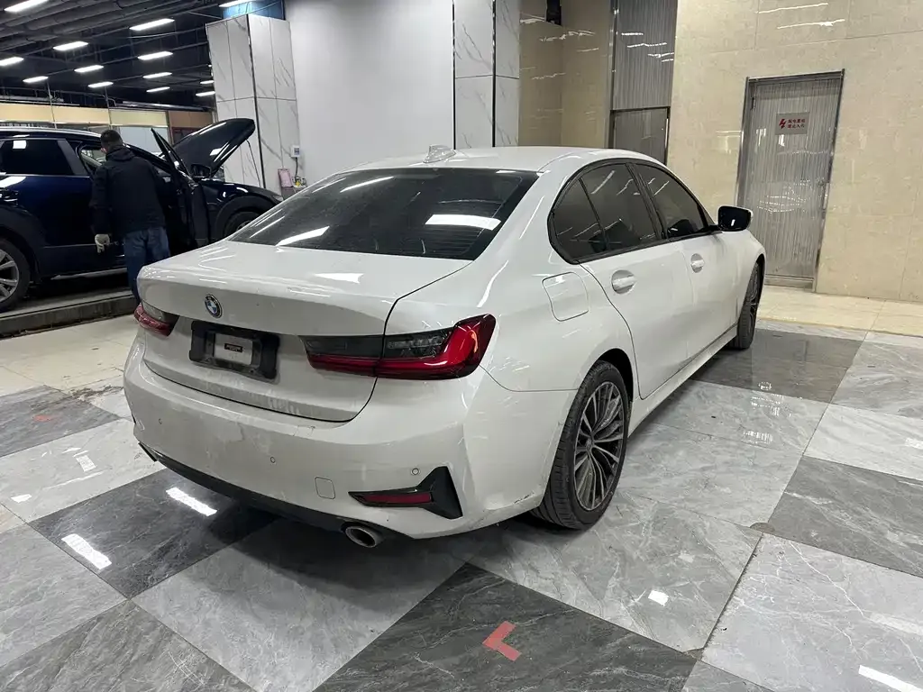 BMW 3 Series 2022 из CN, фото 7