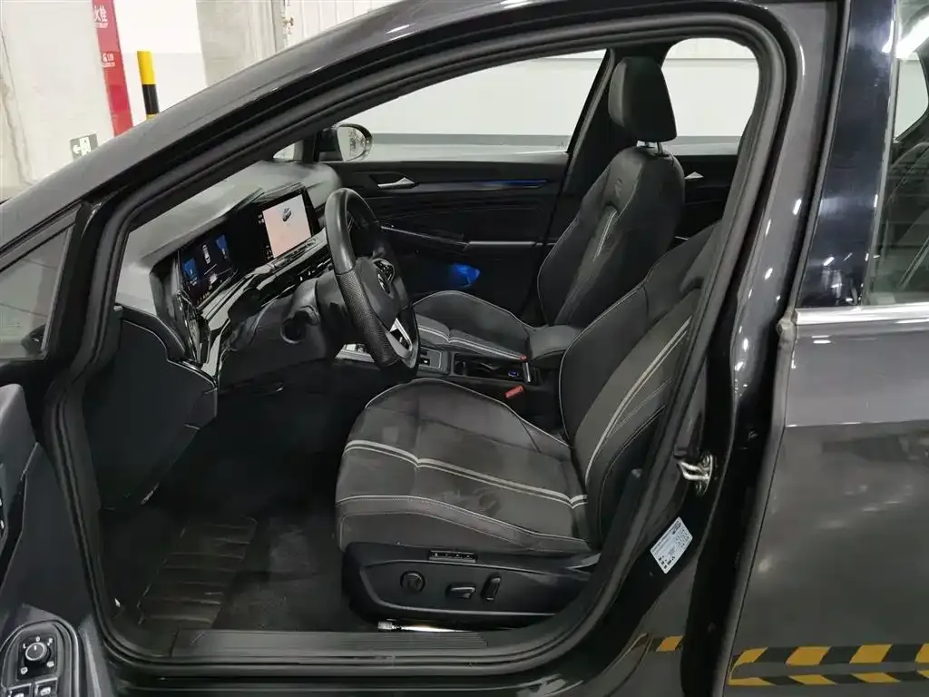 Volkswagen Golf 2022 из CN, фото 7