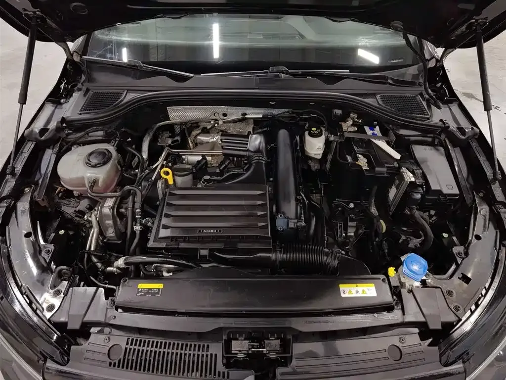 Volkswagen Golf 2022 из CN, фото 10
