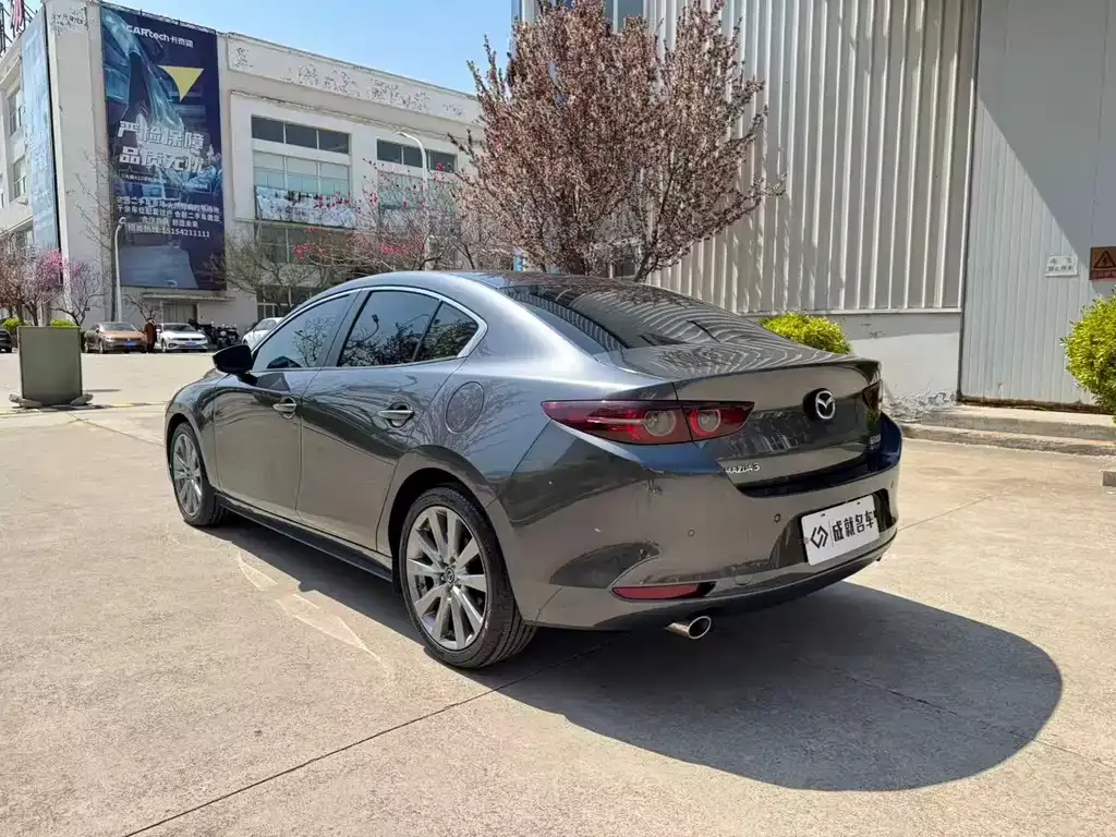 Mazda 3 Axela — фото 10