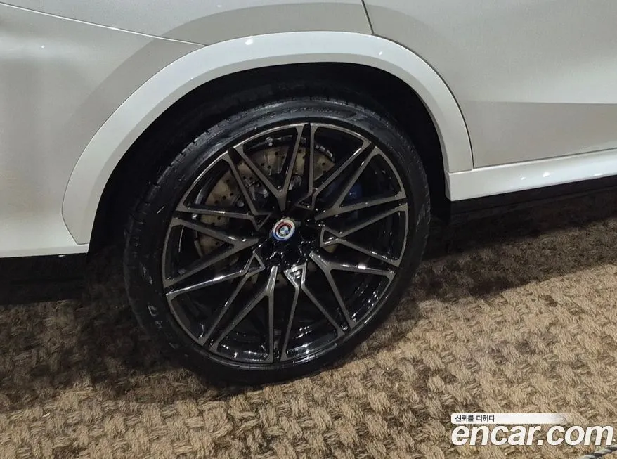 BMW X6M 2023 из KR, фото 9