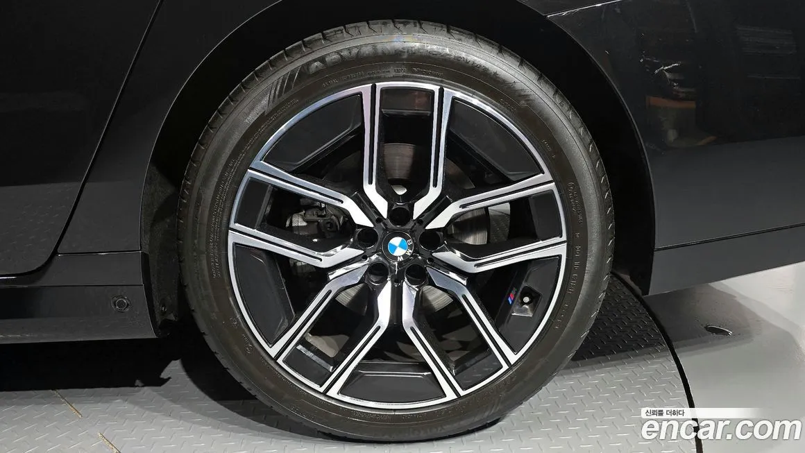 BMW 7-Series 2025 из KR, фото 8