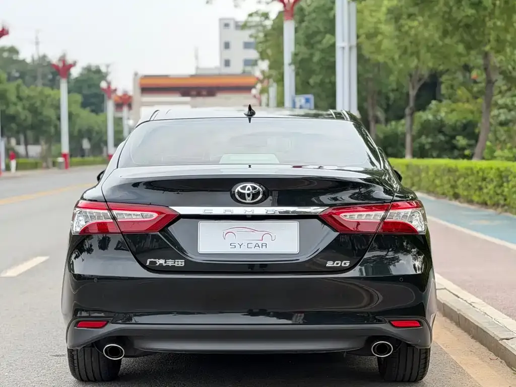 Toyota Camry — фото 4