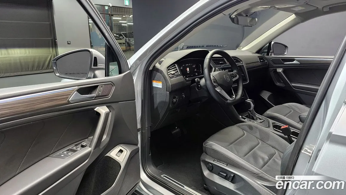 Volkswagen Tiguan — фото 8