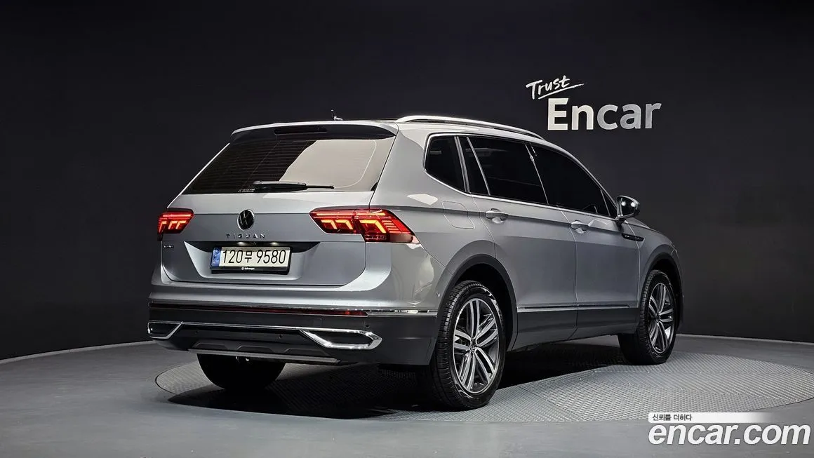 Volkswagen Tiguan — фото 5