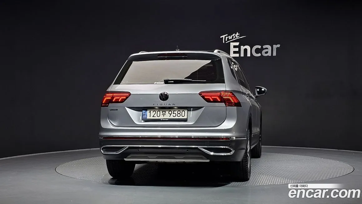 Volkswagen Tiguan — фото 4