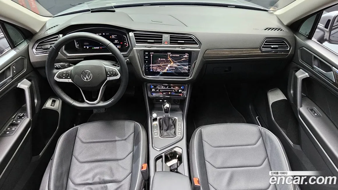Volkswagen Tiguan — фото 6