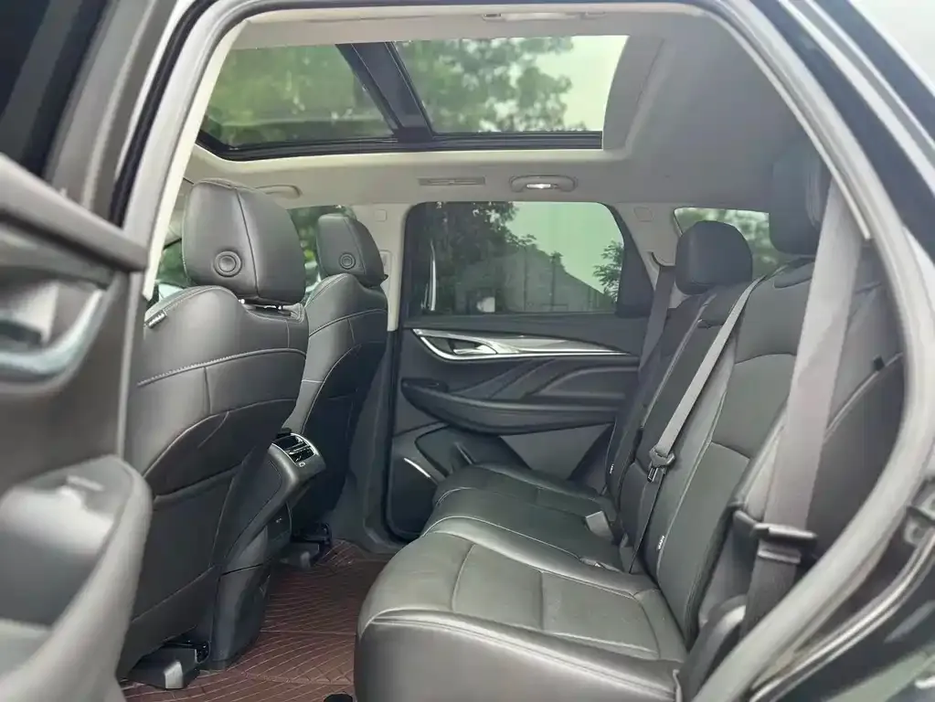 Buick Enclave 2022 из CN, фото 2