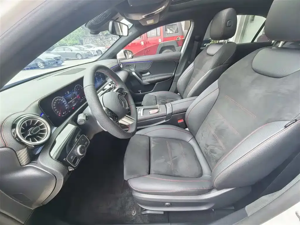Mercedes-Benz A-Class 2024 из CN, фото 4