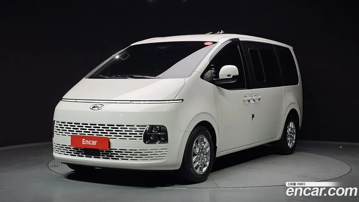 Hyundai Staria — фото 1