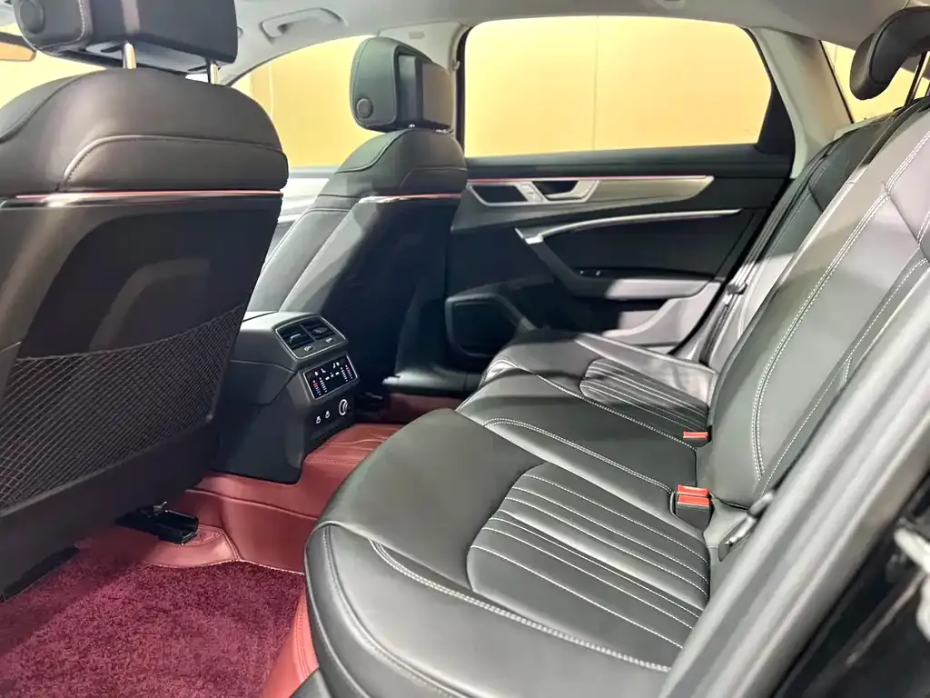 Audi A6L 2023 из CN, фото 4