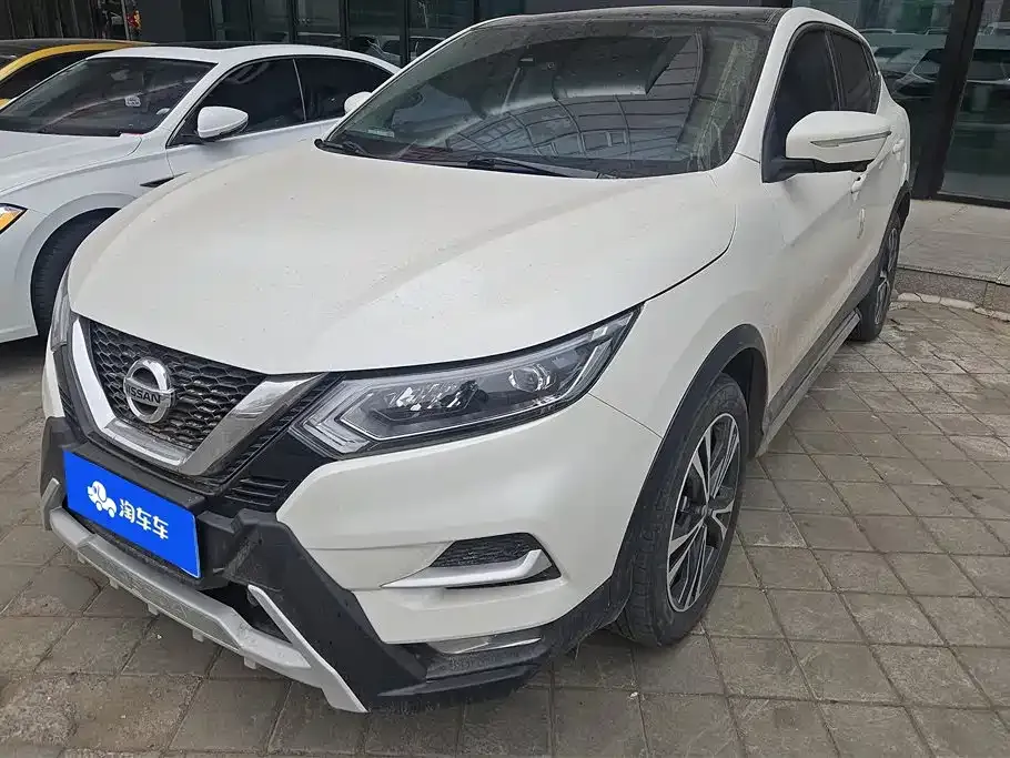 Nissan Qashqai — фото 1