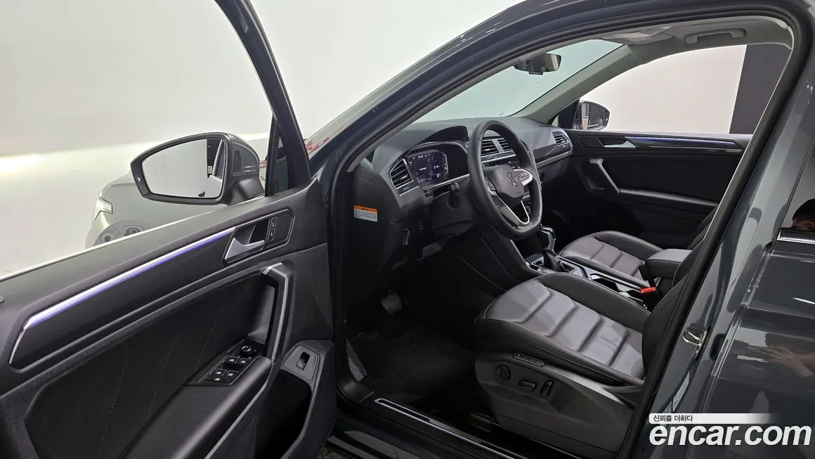 Volkswagen Tiguan — фото 10
