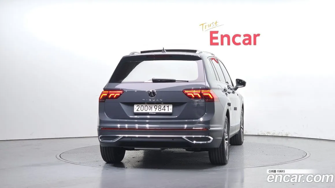 Volkswagen Tiguan — фото 7